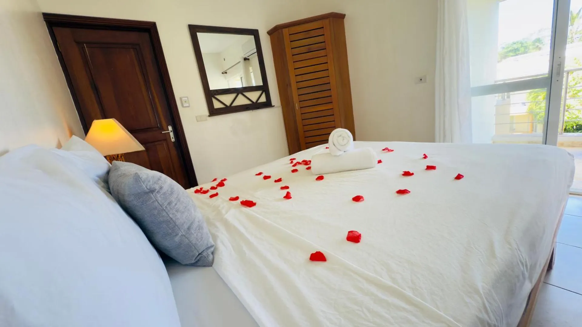 Las Ballenas Beachfront Apartments Лас Терренас Доминиканская Республика