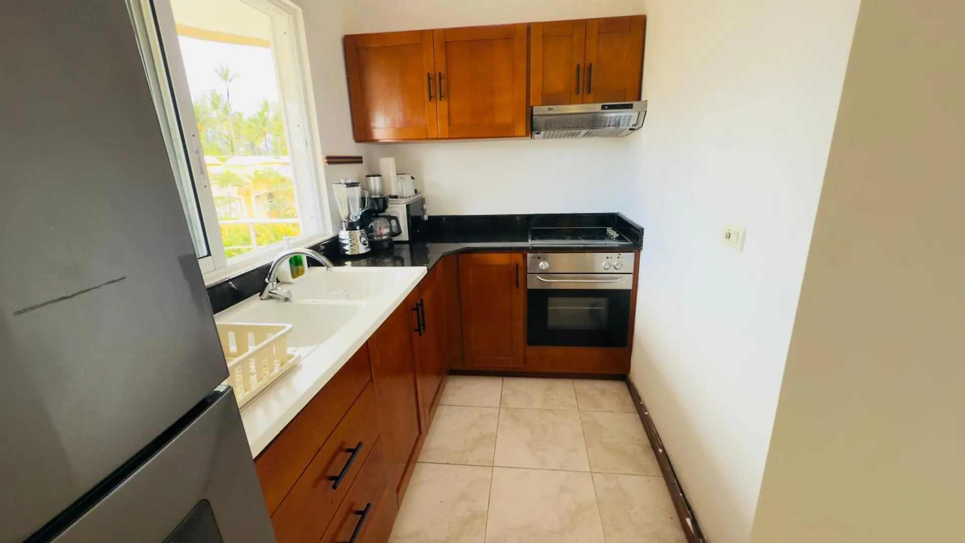 Las Ballenas Beachfront Apartments Лас Терренас