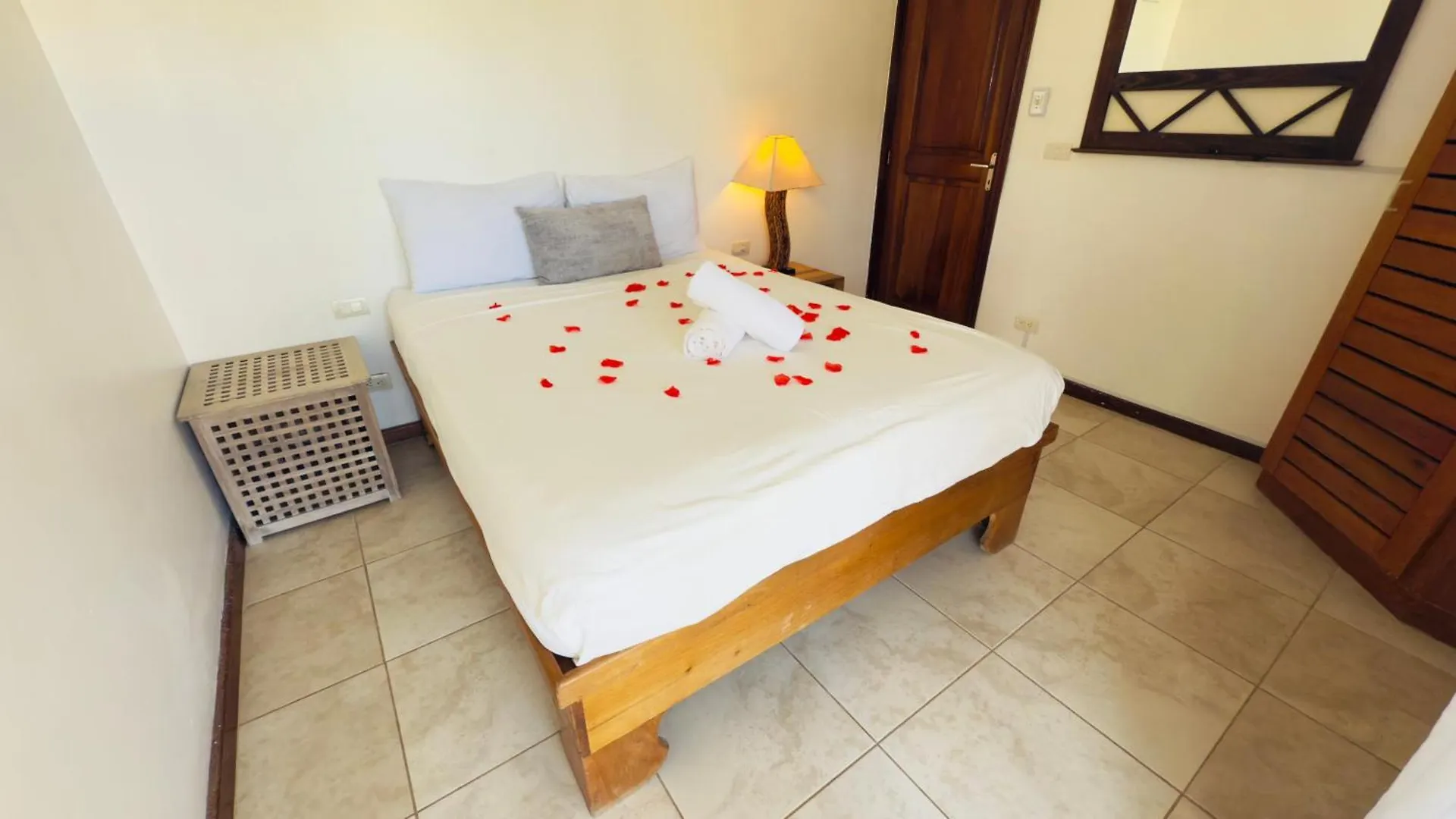 Las Ballenas Beachfront Apartments Лас Терренас Доминиканская Республика